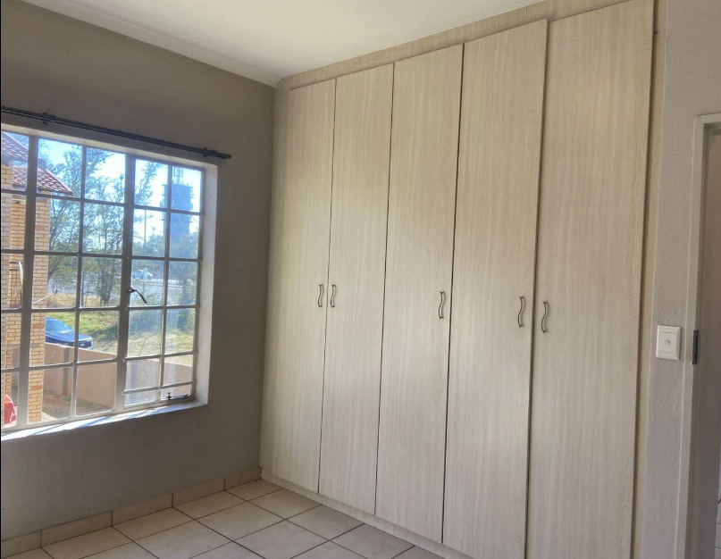 2 Bedroom Property for Sale in Waterval East North West